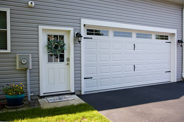 24/7 Emergency Garage Door Panel Replacement experts in Marquette County County, WI